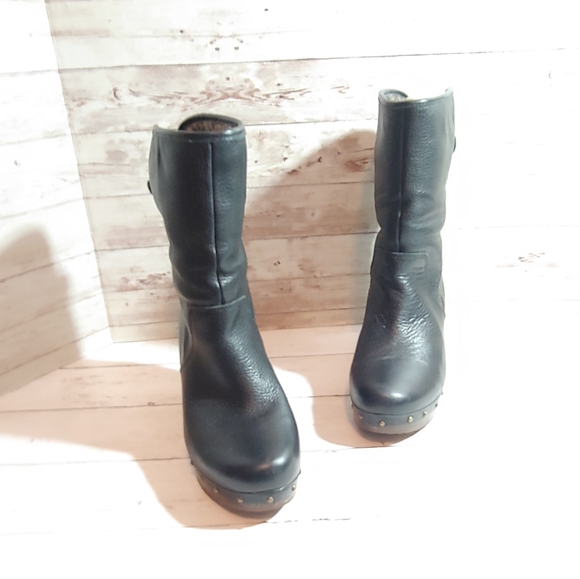 UGG Cora Lynn fold over clog boots - Picture 8 of 12